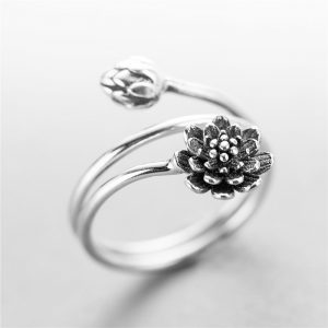 925 Sterling Silver Lotus Ring - Elegant Floral Design for Timeless Style