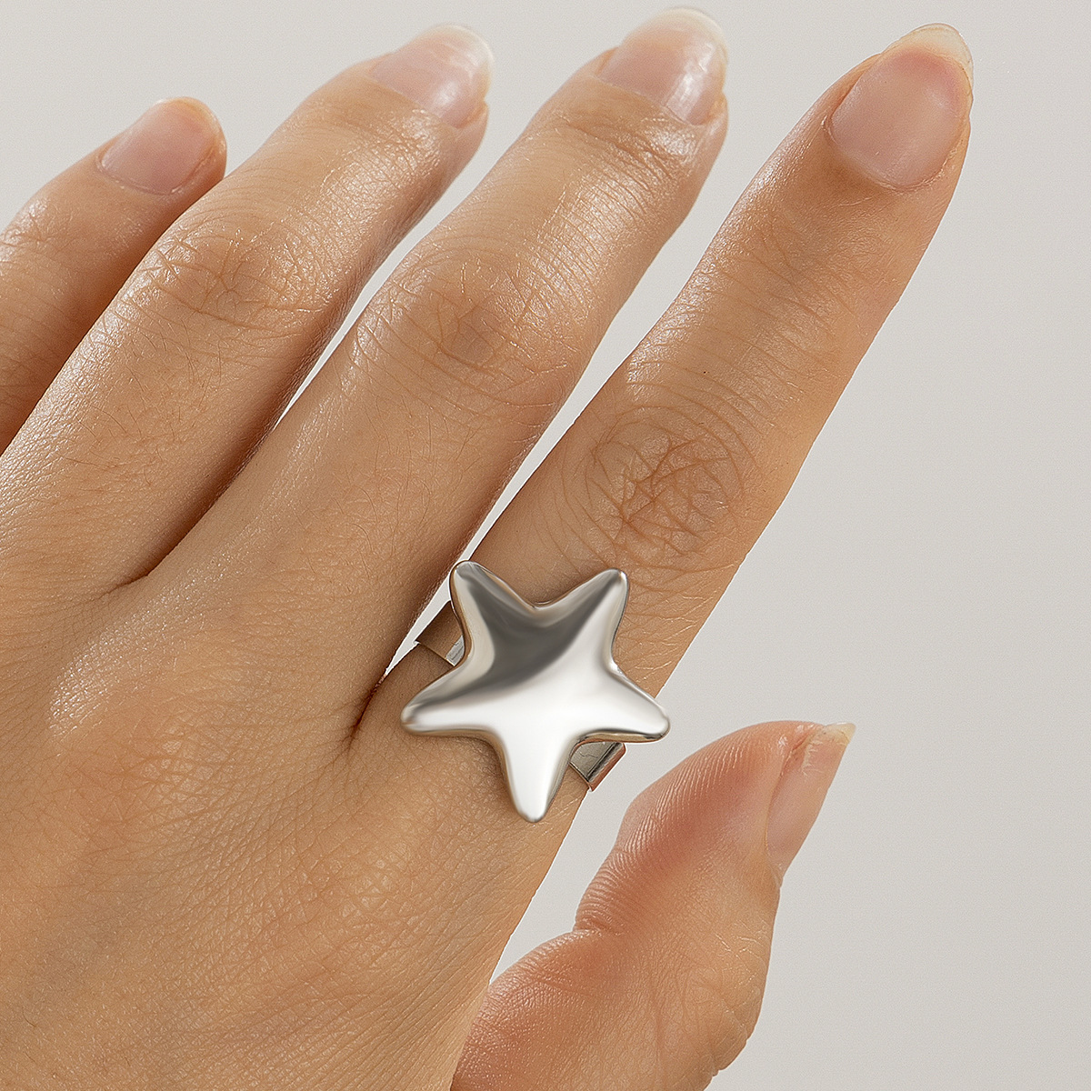 Niche Three-Dimensional Star Ring - Adjustable Opening for Unique Style - Image 7
