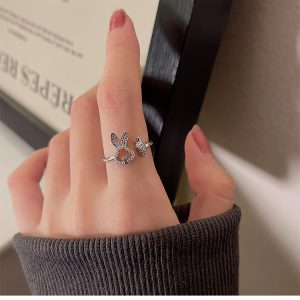 Asymmetric Carrot Rabbit Ring for Women - Unique and Stylish Jewelry