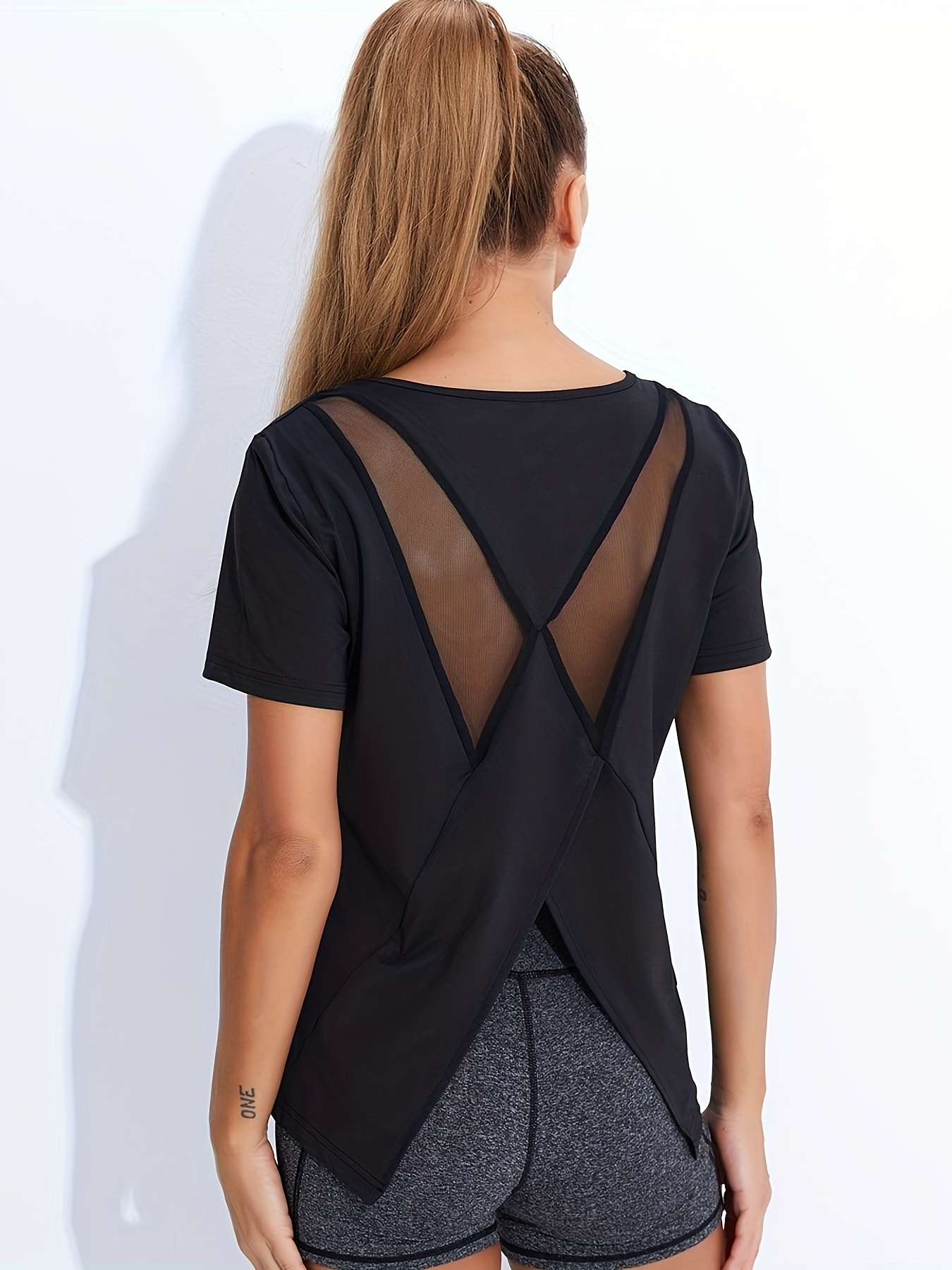 2-Pack Women's Quick-Dry Seamless Tees with Honeycomb Ventilation for Yoga, Running & Gym - Image 4