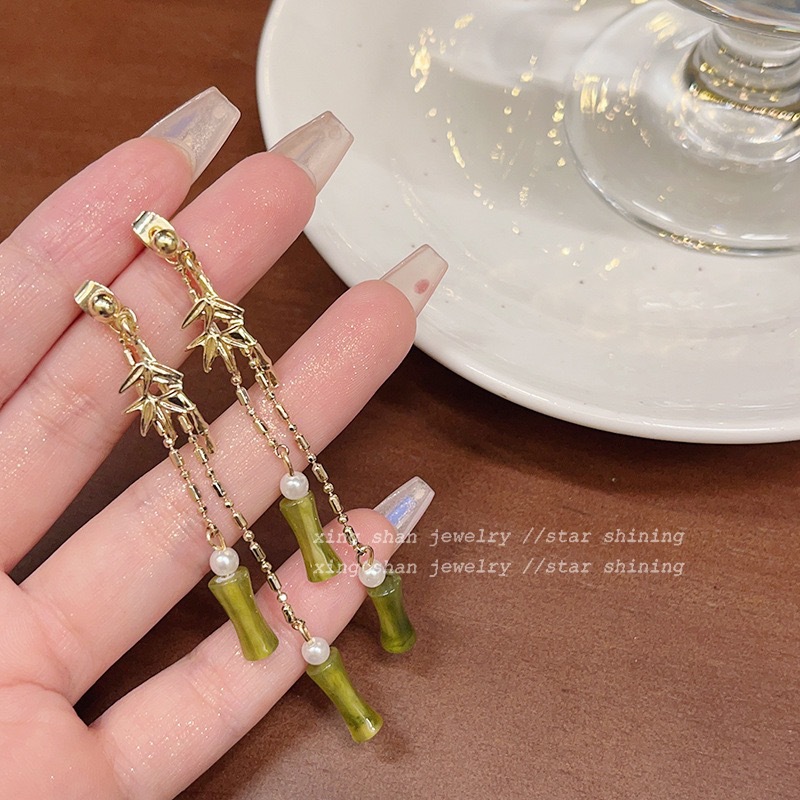 Chic Retro Silver Needle Bamboo Fan-Shaped Tassel Earrings for Fashion Lovers