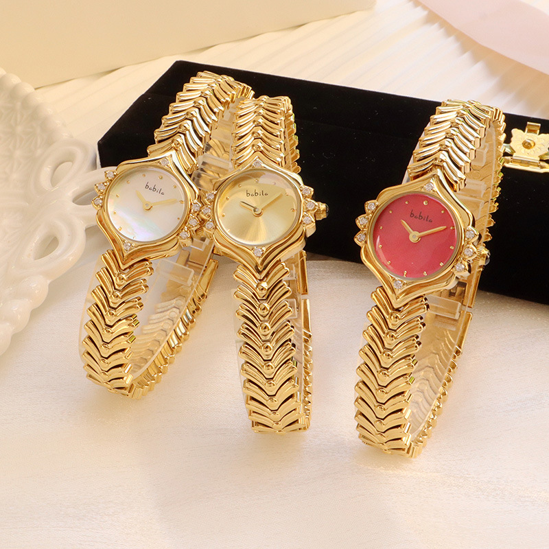 Elegant Bamboo Chain Quartz Watch for Women - A Perfect Gift - Image 5