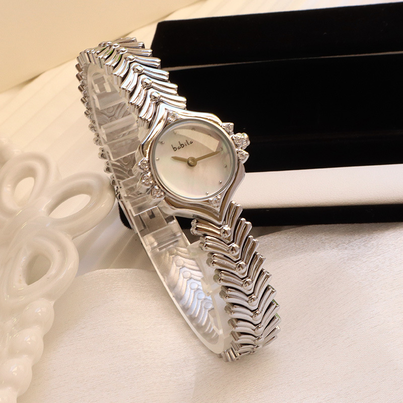 Elegant Bamboo Chain Quartz Watch for Women - A Perfect Gift - Image 8