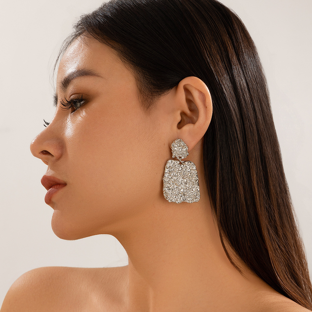 Exaggerated Irregular Scallop Earrings for Women - Stylish Statement Jewelry