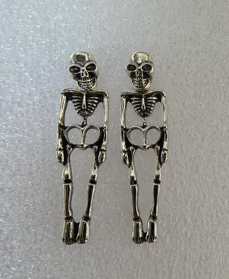 Spooky Halloween Skull Earrings - Detachable Human Skeleton Studs for Festive Style - Image 6