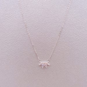 Minimalist Shining Flower Petal Necklace for Women | Lotus Flower Pendant Jewelry Gift for Girls & Party Anniversaries
