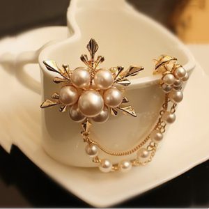 Elegant Pearl Flower Brooch - Stunning Floral Accessory for Any Occasion