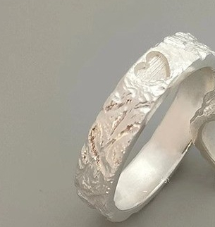 Hand In Hand White Head Love Couple Ring - Open Design for Couples - Image 7