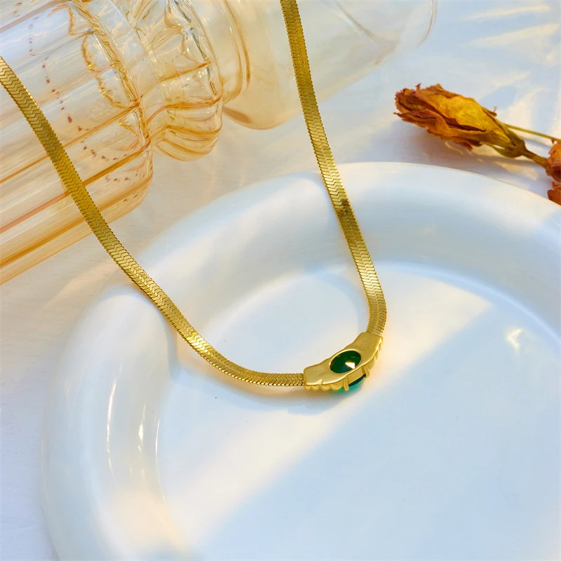 Emerald Titanium Steel Blade Necklace for Women - Stylish & Durable Jewelry - Image 4