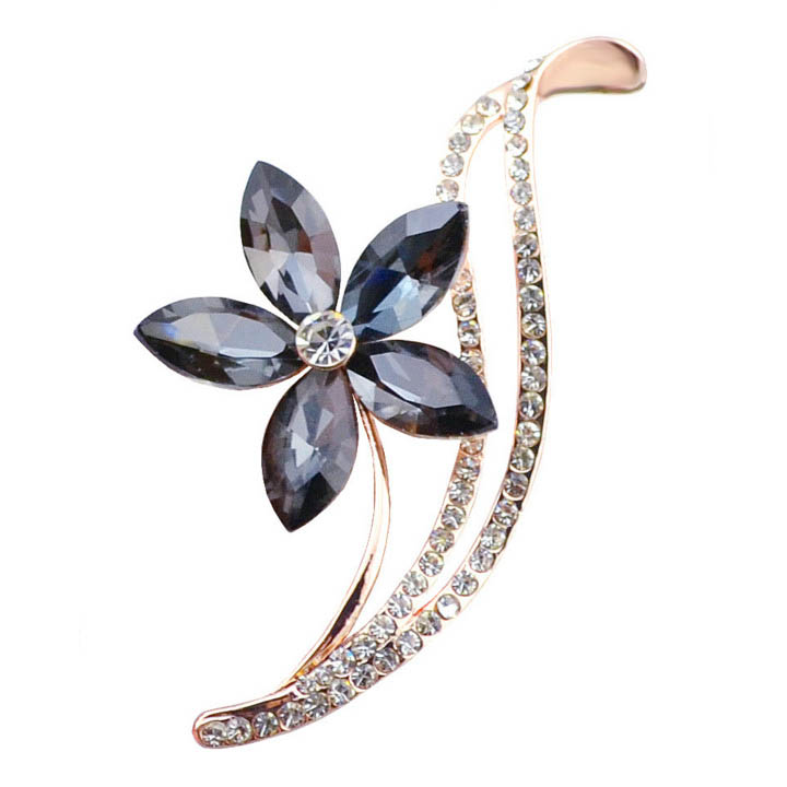 Elegant Five-Leaf Flower Crystal Brooch - Stunning Jewelry Accessory - Image 6