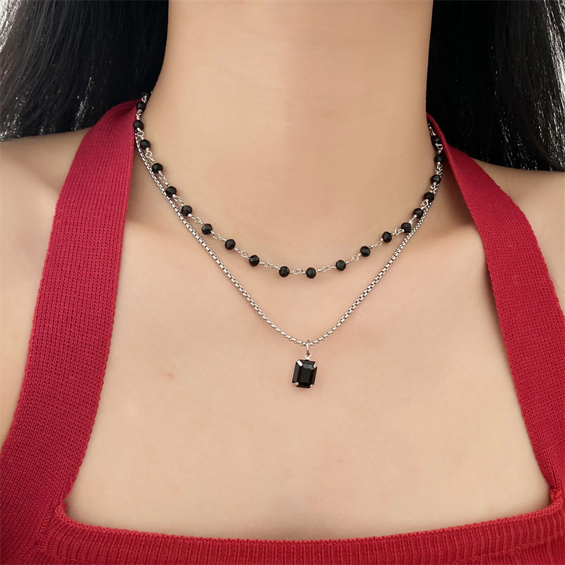 Double-Layer Onyx Twin Necklace with Black Beads – Elegant Design