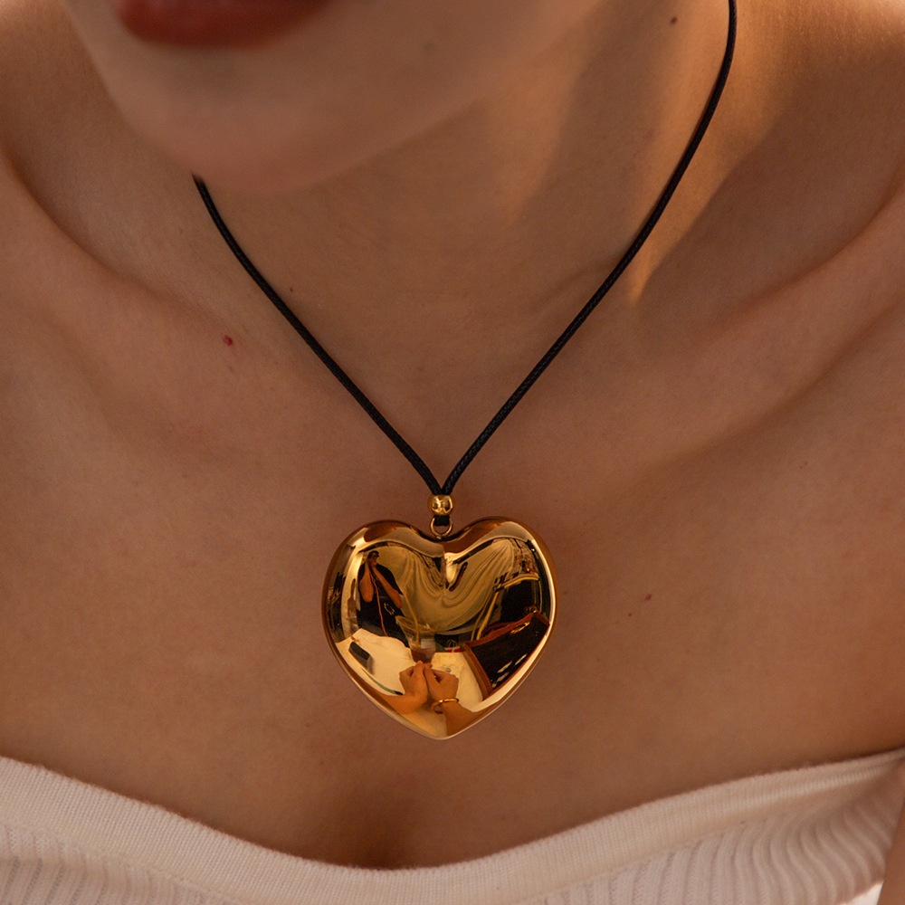 Stunning Ophelia Gold Heart Necklace - Elegant Jewelry for Every Occasion - Image 4