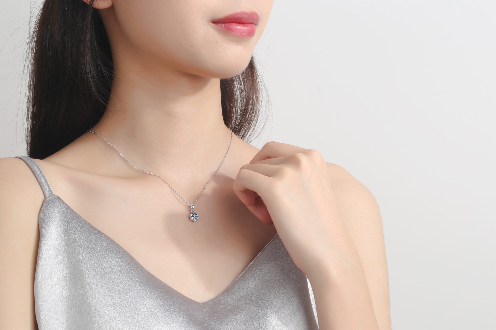 Versatile High-Quality Moissanite Six-Claw Pendant Clavicle Chain 925 Silver Necklace for Women - Image 7