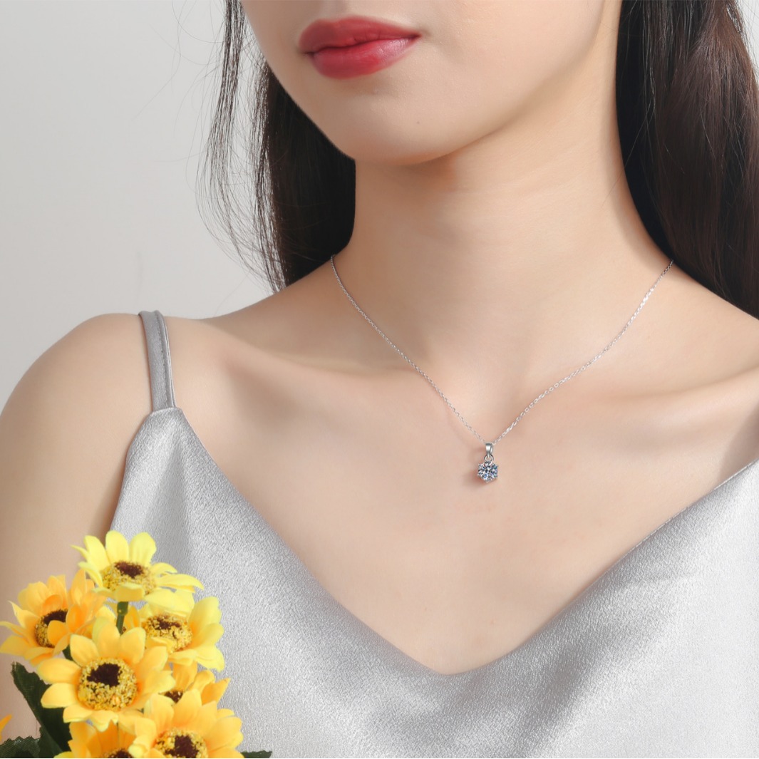 Versatile High-Quality Moissanite Six-Claw Pendant Clavicle Chain 925 Silver Necklace for Women - Image 11