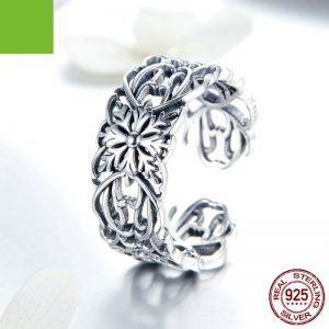 Elegant Vintage Flower Ring in 925 Sterling Silver - Timeless Jewelry