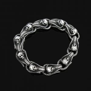 Stylish Titanium Steel Men's Skull Bracelet - Fashionable Accessory for Him