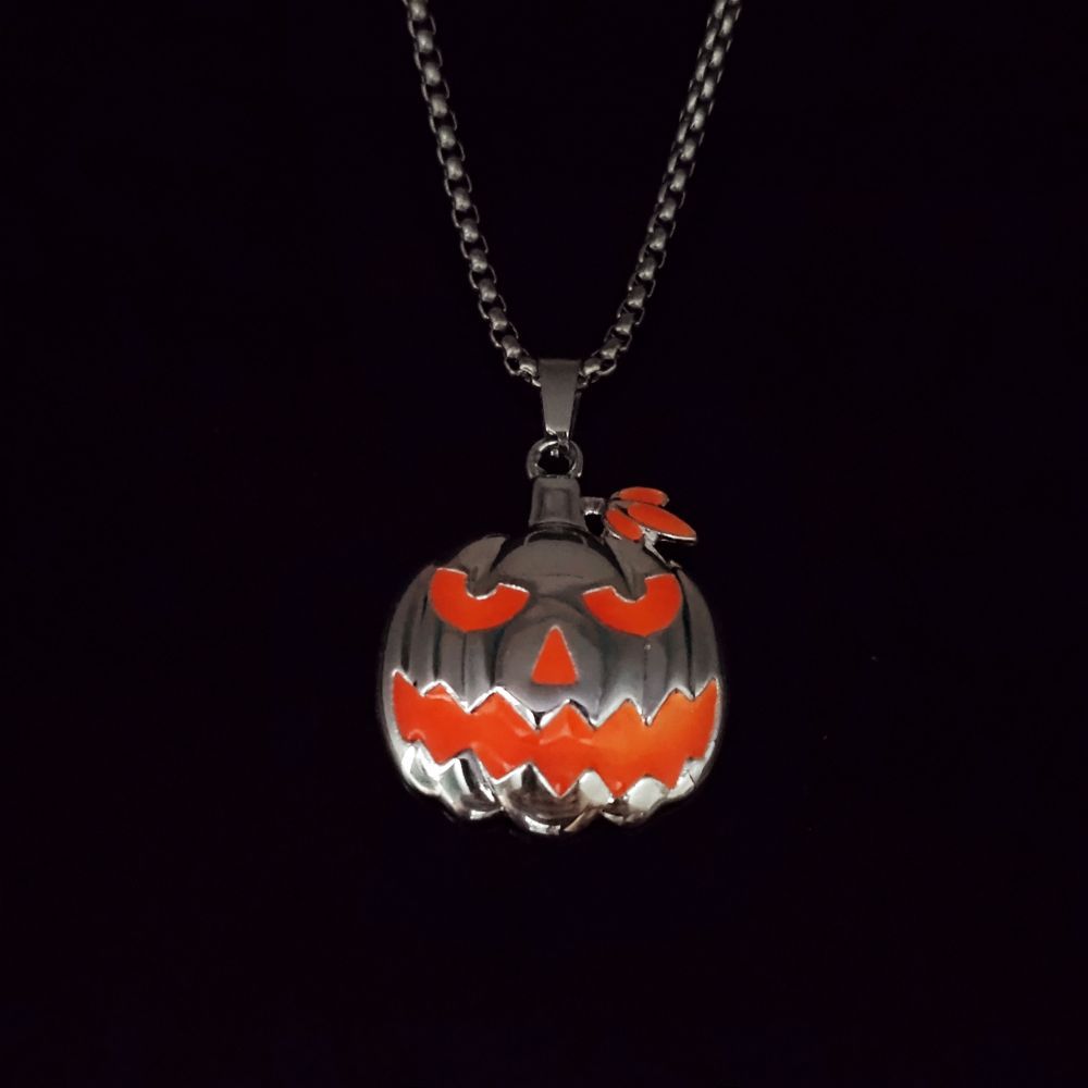 Luminous Halloween Ghost Festival Necklace - Glowing Pumpkin Pendant & Ghost Face Accessory, Perfect Fashion Jewelry Gift