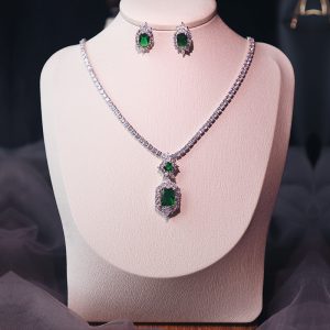 Elegant Dark Green Simple Pendant Necklace and Earring Set