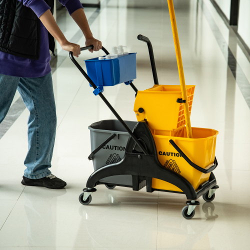 HOMECOM 6.9 Gallon Mop Bucket Cart with Swivel Arm, Smooth Wheels, and Mop Handle Bracket - Easy to Use! - Image 5