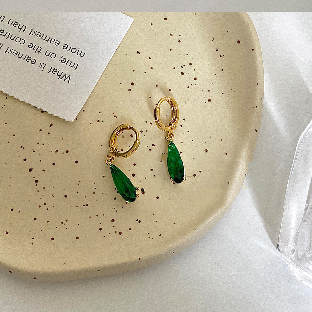 Stunning Emerald Horse Eye Zircon Earrings Pendant for Women - Elegant Jewelry