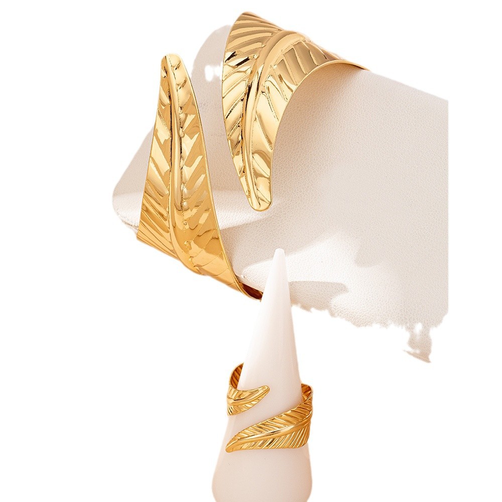 Stylish Women's Alloy Geometry Open Bracelet for Unique Personal Expression - Image 5