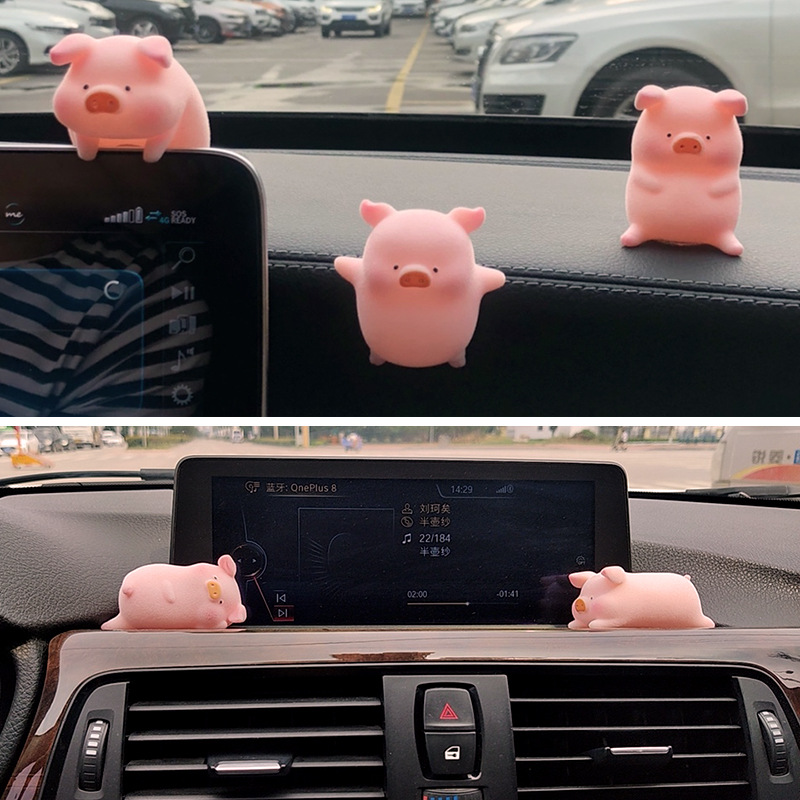 Adorable Cartoon Pig Car Accessories for Fun and Style - Image 4