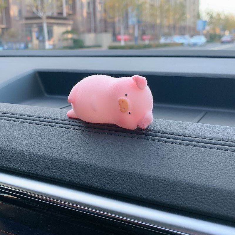 Adorable Cartoon Pig Car Accessories for Fun and Style - Image 7