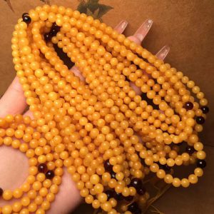 Natural Beeswax 108 Beaded Buddha Necklace – Unique Accessories for Mindfulness