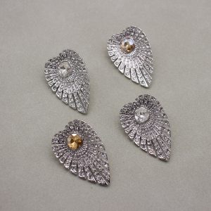 Niche Leaf-Shaped Stud Earrings with Full Zirconium Inlay in Platinum