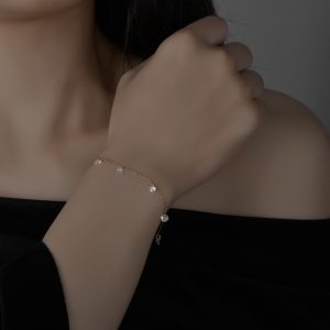 Stylish Women's Sterling Silver Super Flash Zircon Bracelet - Simple Elegance