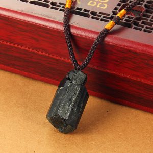 Elegant Natural Black Stone Pendant Necklace for Timeless Style