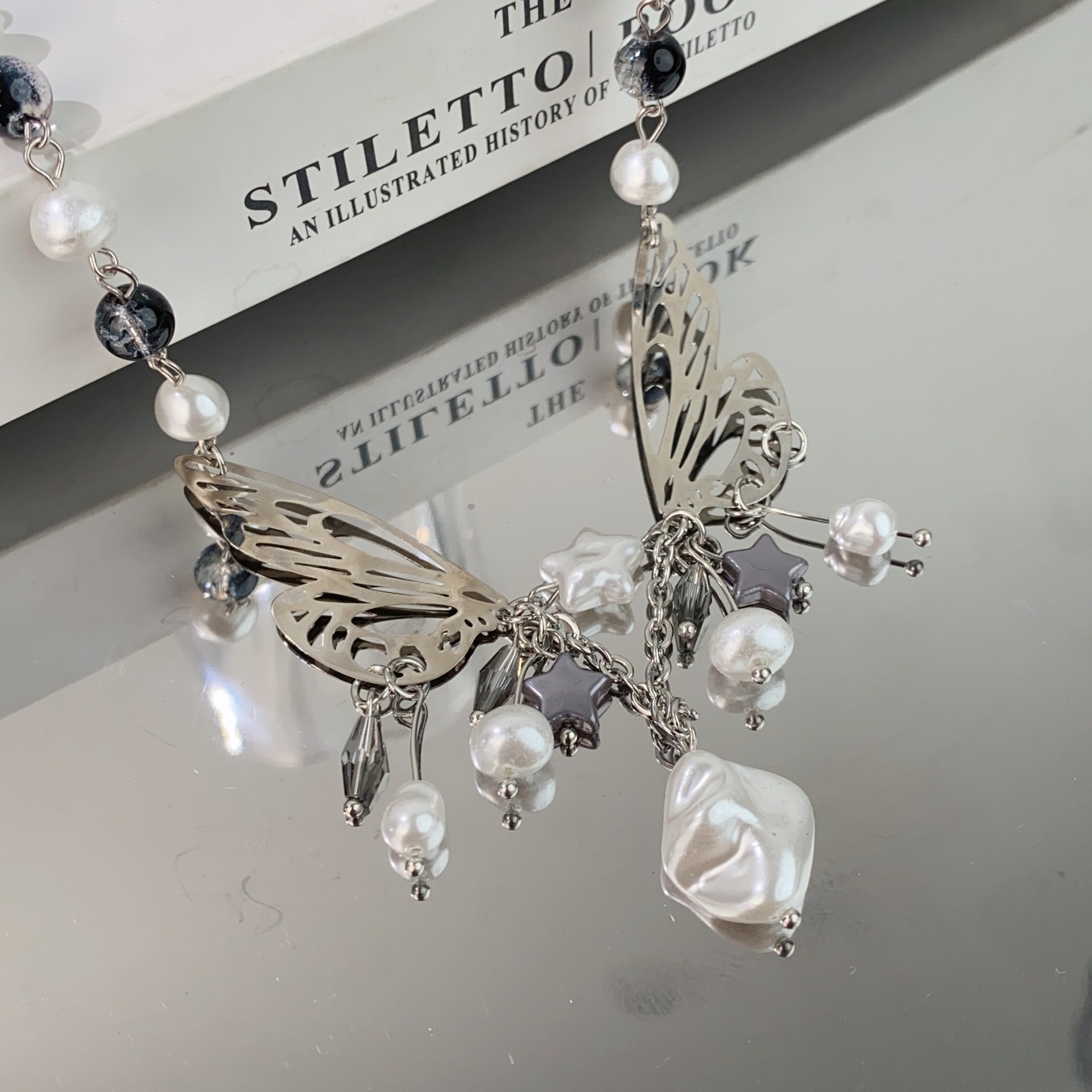 Stunning Hollow Butterfly Beaded Necklace for Women – Eye-Catching Jewelry - Image 4