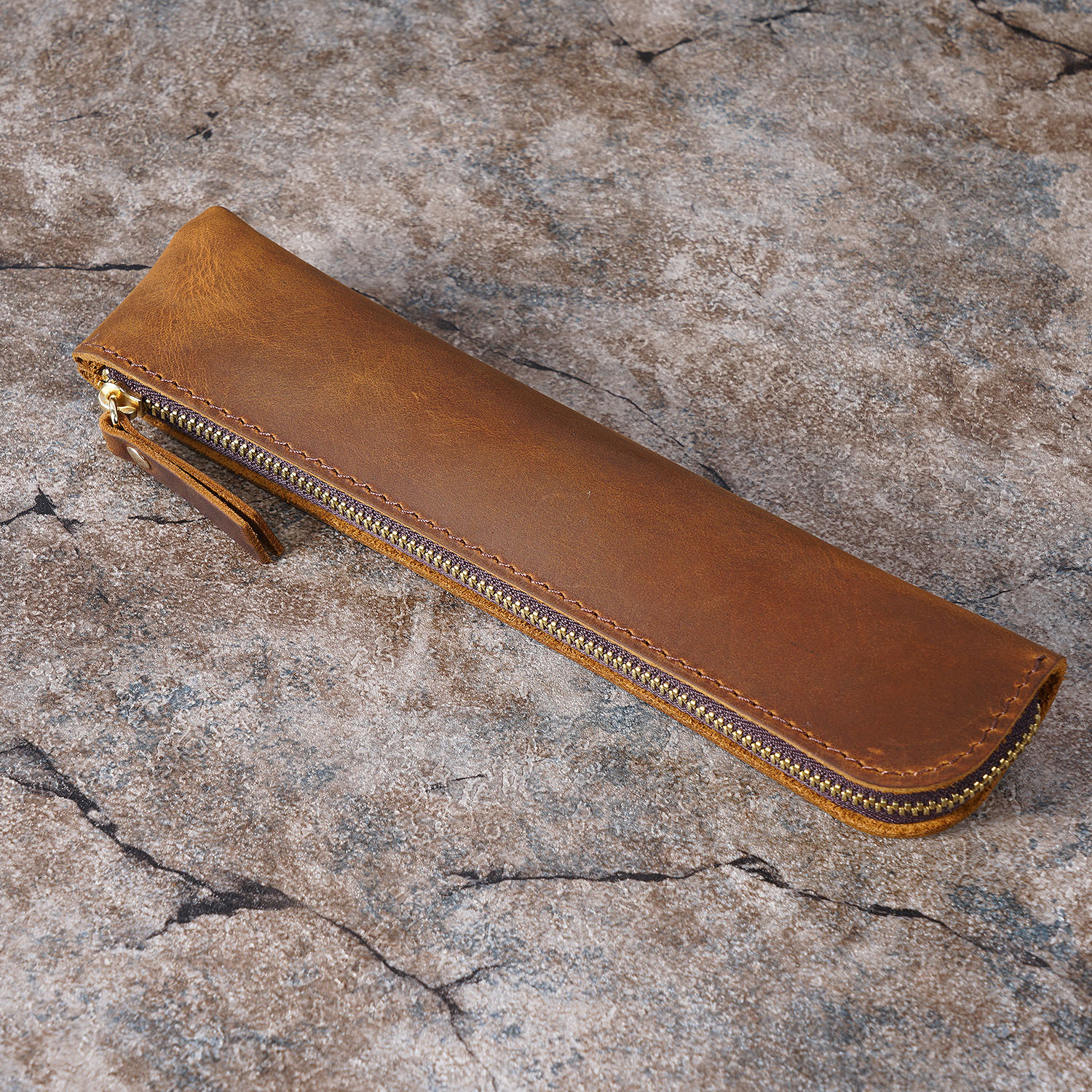 Cowhide Retro Pencil Case - Simple Protection and Stylish Storage Solution - Image 5