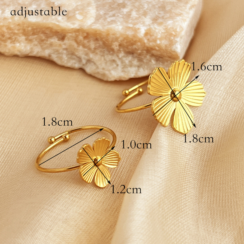 Stunning Vintage Stainless Steel Ring with 18K Gold-plated Floral Design - Image 4