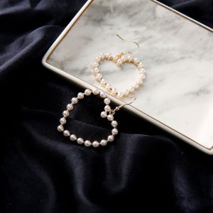 Charming Peach Heart Pierced Pearl Earrings for a Delightful Look