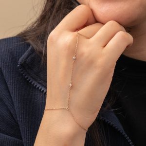 Chic and Elegant 18K Gold Stainless Steel Bracelet – Trendy Design