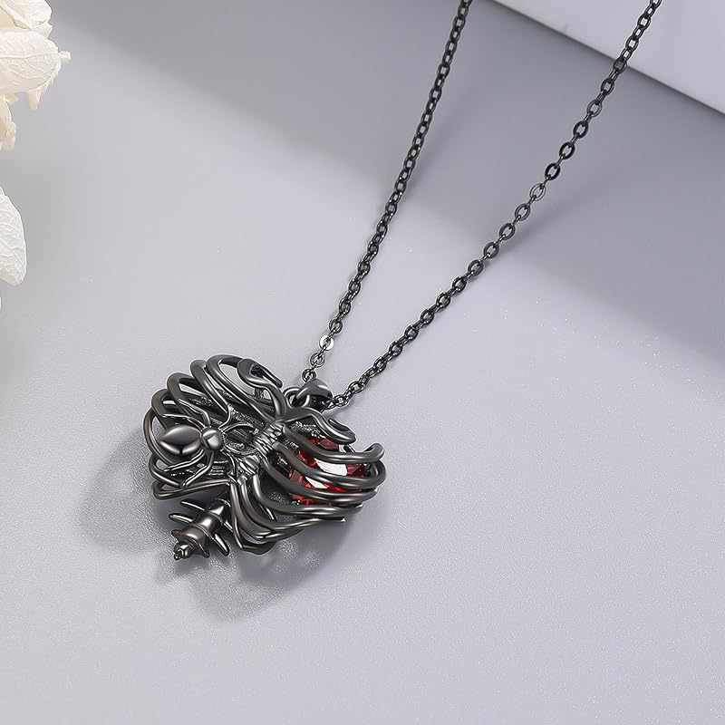 Elegant Dark Heart-Shaped Spider Diamond Pendant Necklace for Unique Style
