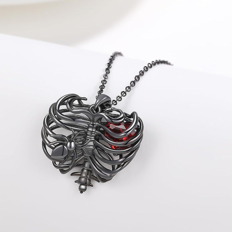 Elegant Dark Heart-Shaped Spider Diamond Pendant Necklace for Unique Style - Image 2