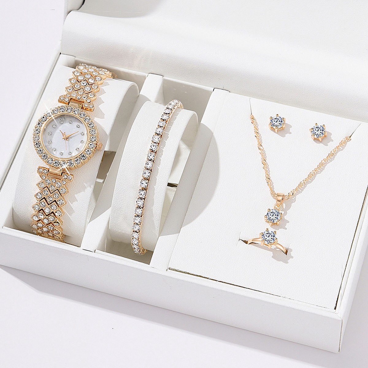 Luxury Diamond Women’s Quartz Bracelet Watch with Rhinestone Accents - Image 10