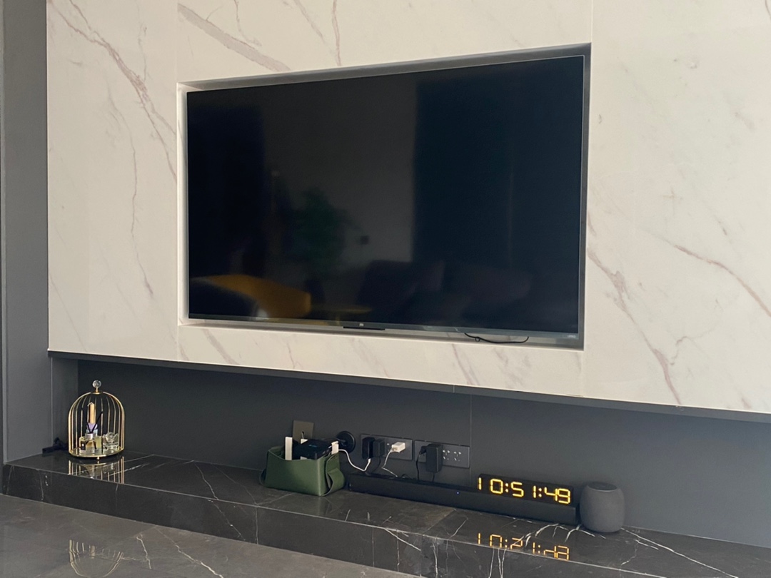 Luminous Electronic Clock Featuring a Perpetual Calendar for Timely Precision - Image 2