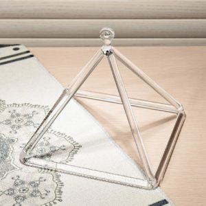Professional Transparent Quartz Crystal Pyramid Yoga Instrument with Four-corner Music Stand