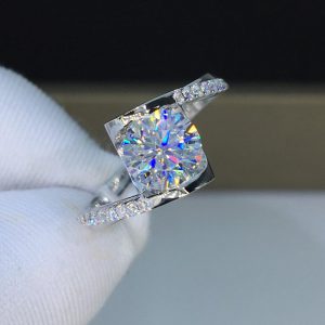 Stunning Angel Kiss Diamond Ring - Elegance and Brilliance Combined