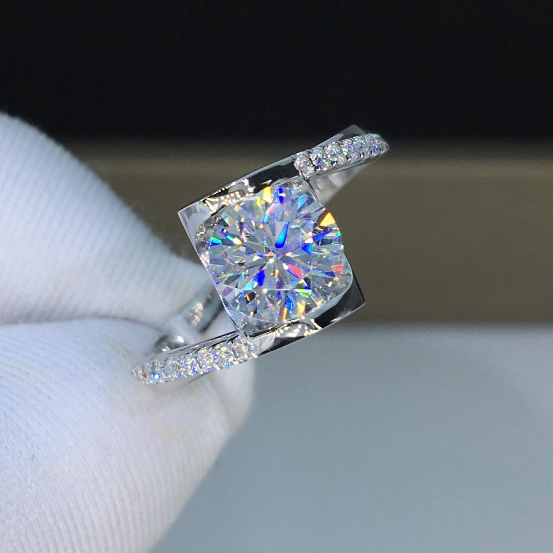 Stunning Angel Kiss Diamond Ring - Elegance and Brilliance Combined