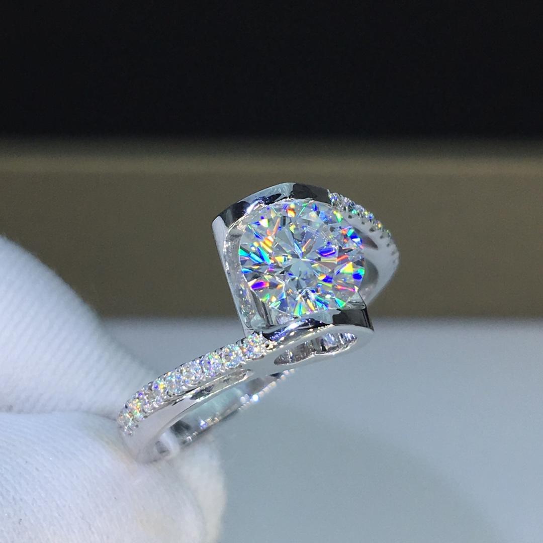 Stunning Angel Kiss Diamond Ring - Elegance and Brilliance Combined - Image 2