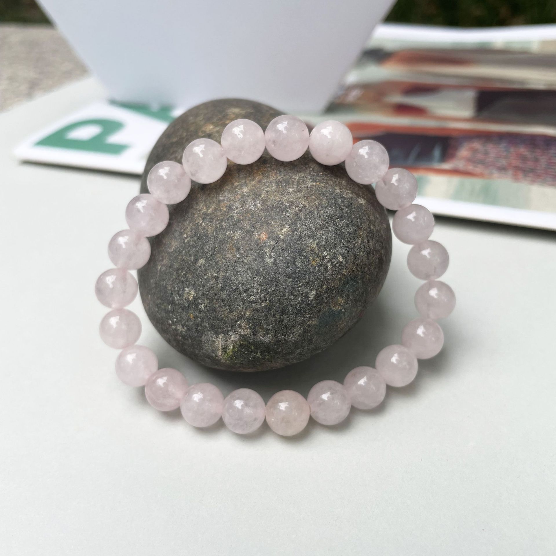 Elegant Women's Rose Stone Bracelet - Simple Fashion Accessory