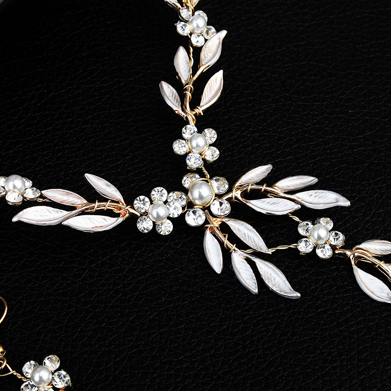 Elegant Three-Piece Bridal Jewelry Set: Alloy-Plated Earrings & Necklace for European and American Brides - Image 4