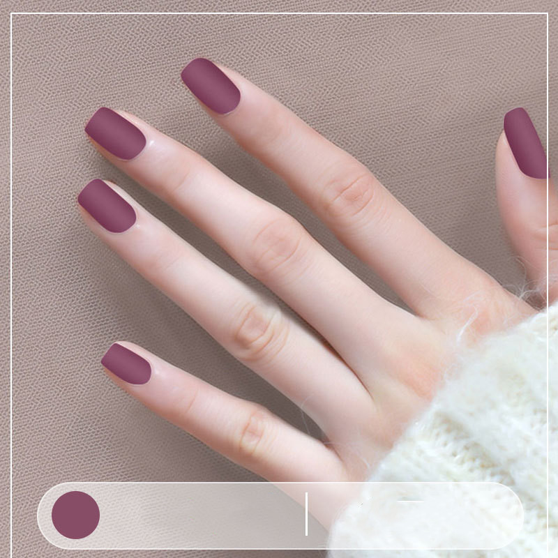 Long-lasting Matte Nail Polish for a Chic and Elegant Finish