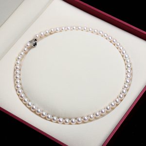 Elegant Pearl Necklace - Timeless Jewelry for Every Occasion