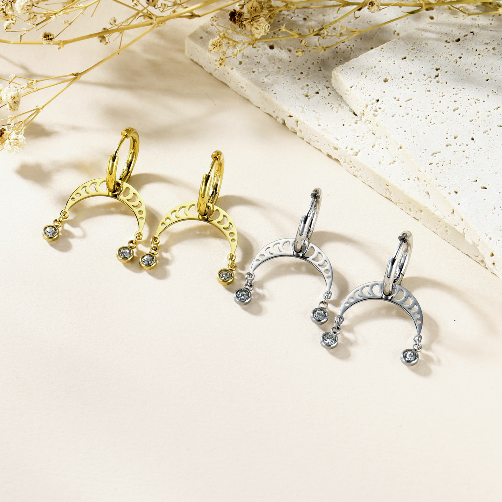 Stylish European and American Geometric Curved Cut Earrings for Modern Elegance - Image 2