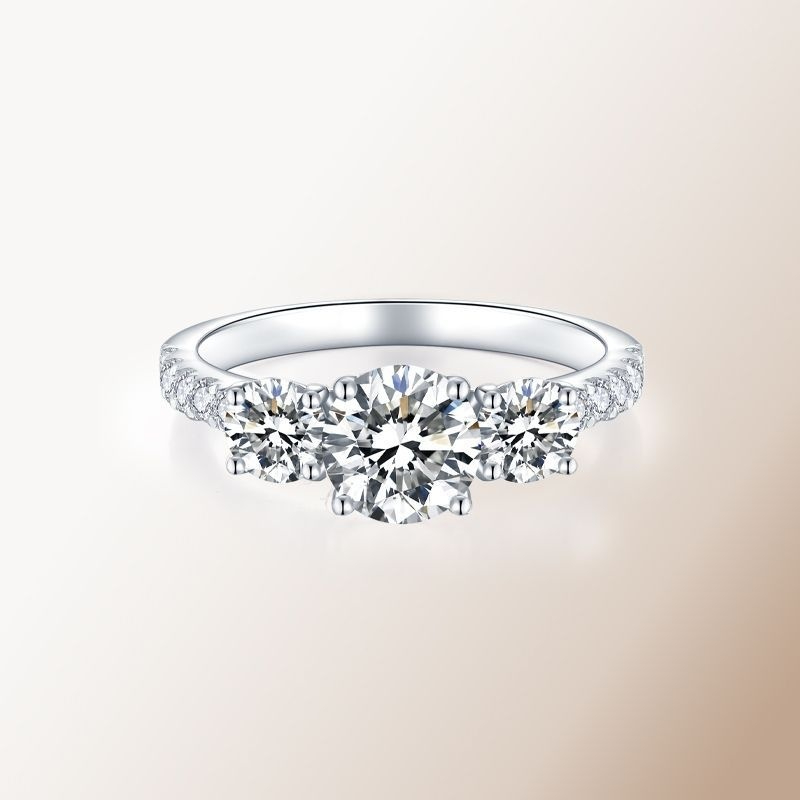 18K Gold Moissanite Women's Ring - Elegant Closed Design for Stunning Style - Image 6